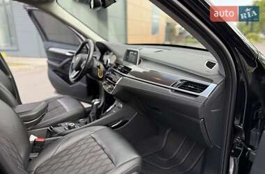 Позашляховик / Кросовер BMW X1 2020 в 