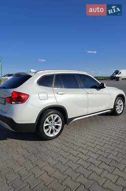 Позашляховик / Кросовер BMW X1 2011 в Чернівцях