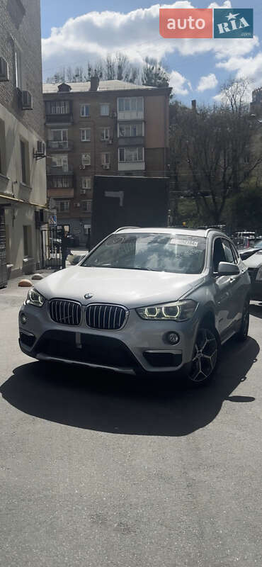 Внедорожник / Кроссовер BMW X1 2017 в Киеве