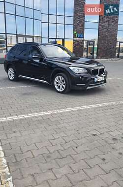 Позашляховик / Кросовер BMW X1 2014 в 