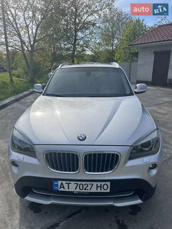 Внедорожник / Кроссовер BMW X1 2011 в Калуше