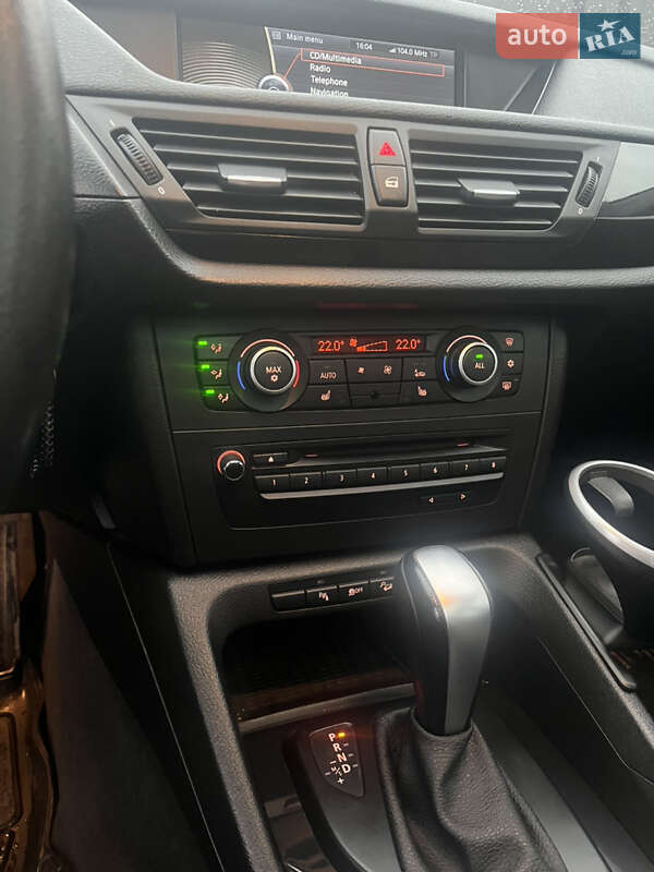 Внедорожник / Кроссовер BMW X1 2011 в Калуше