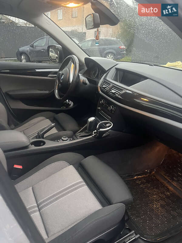 Внедорожник / Кроссовер BMW X1 2011 в Калуше