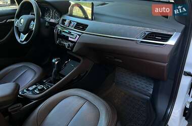 Внедорожник / Кроссовер BMW X1 2015 в 