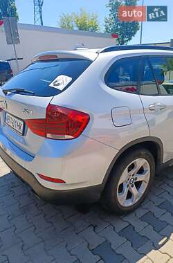 Внедорожник / Кроссовер BMW X1 2015 в 