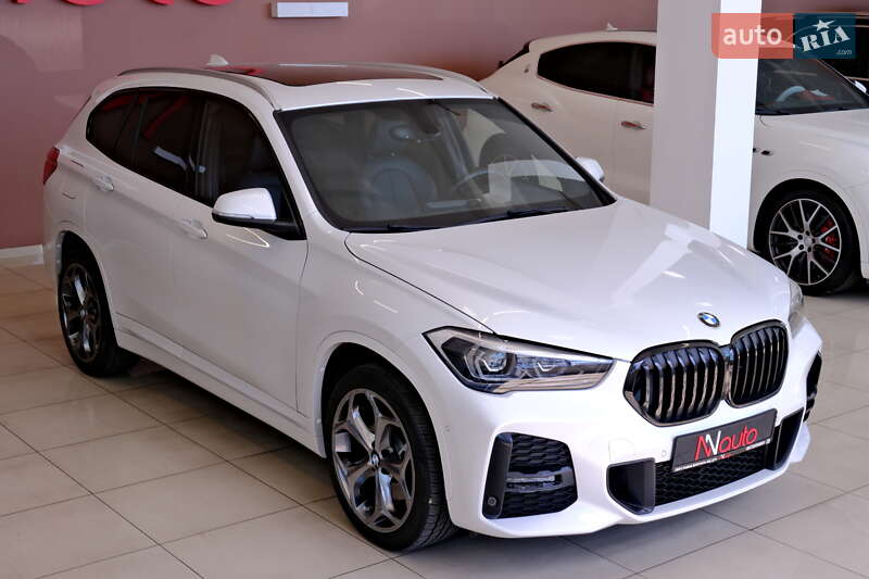 Внедорожник / Кроссовер BMW X1 2017 в Одессе