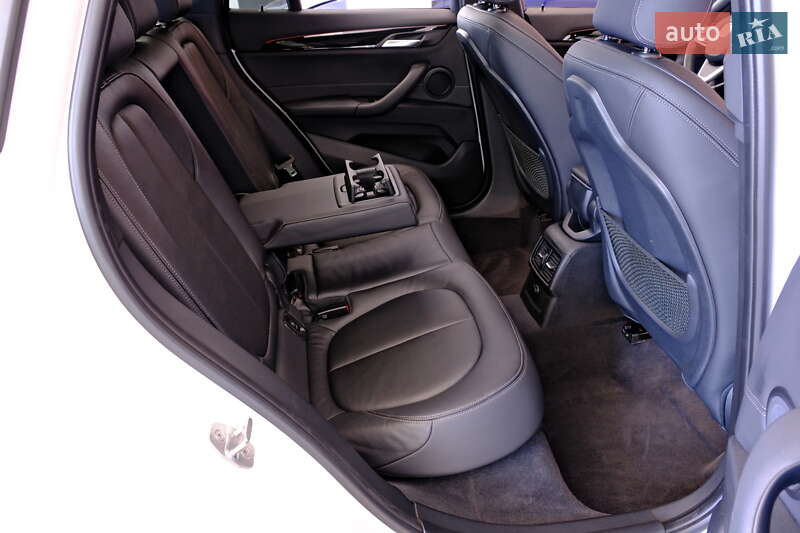 Внедорожник / Кроссовер BMW X1 2017 в Одессе