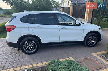 Внедорожник / Кроссовер BMW X1 2017 в 
