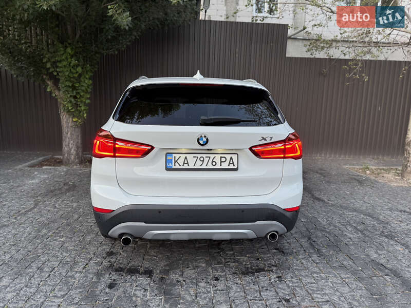 Внедорожник / Кроссовер BMW X1 2016 в Киеве