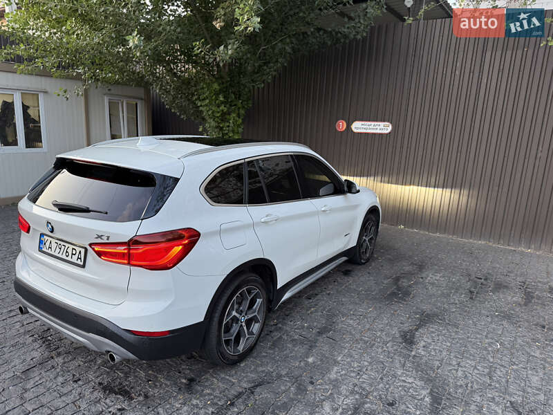 Внедорожник / Кроссовер BMW X1 2016 в Киеве