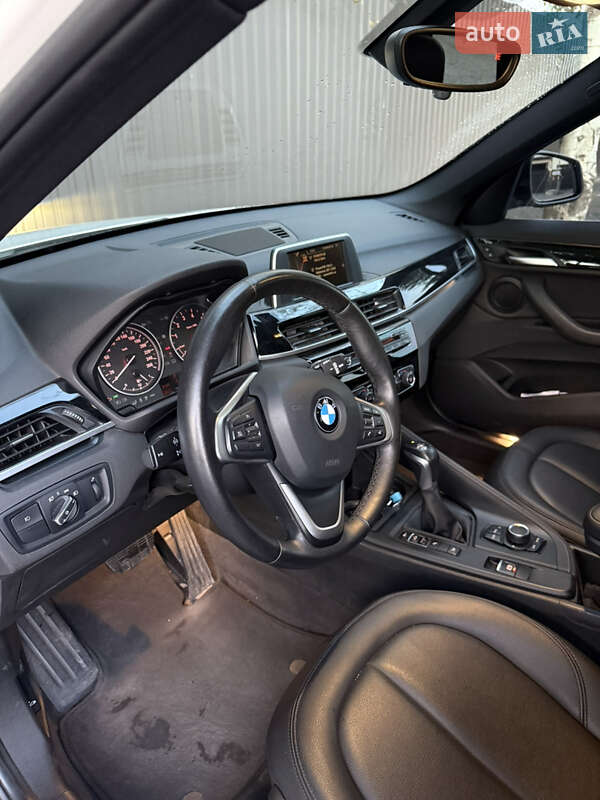 Внедорожник / Кроссовер BMW X1 2016 в Киеве