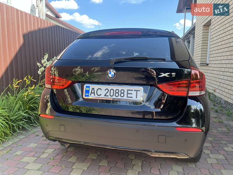 Внедорожник / Кроссовер BMW X1 2010 в Луцке