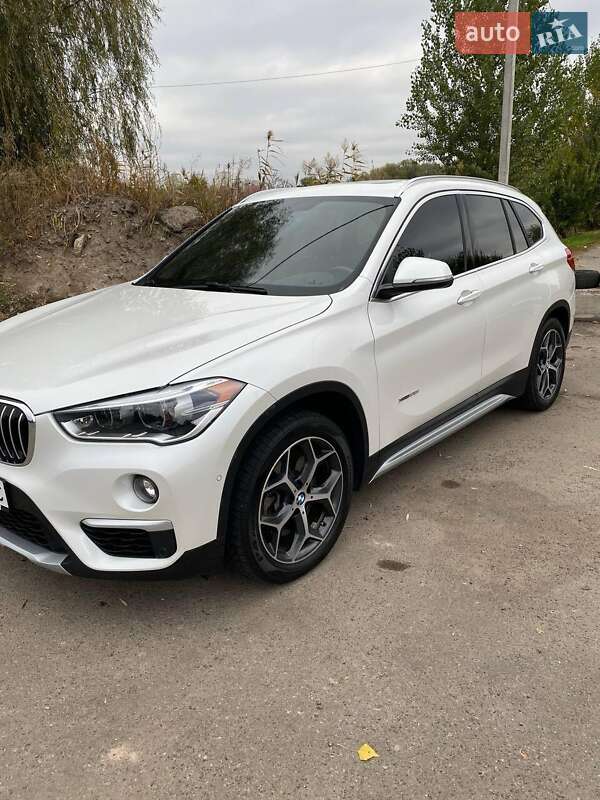 Внедорожник / Кроссовер BMW X1 2017 в Киеве