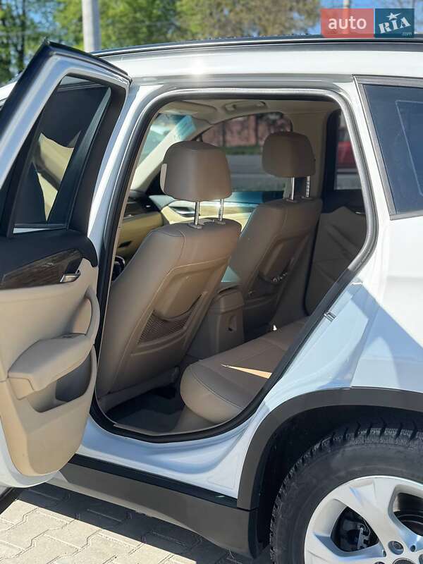 Позашляховик / Кросовер BMW X1 2012 в Вінниці