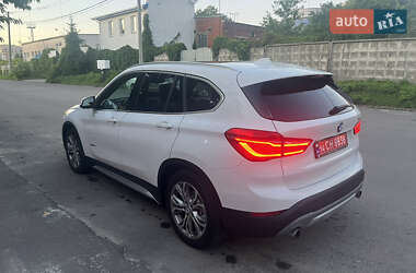 Позашляховик / Кросовер BMW X1 2017 в 