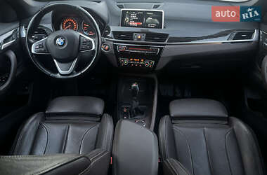 Позашляховик / Кросовер BMW X1 2017 в 