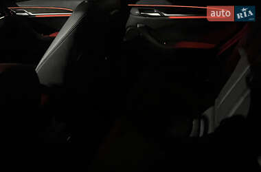Позашляховик / Кросовер BMW X1 2017 в 