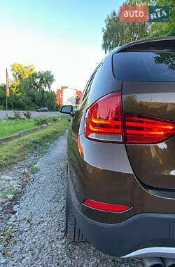 Позашляховик / Кросовер BMW X1 2013 в 