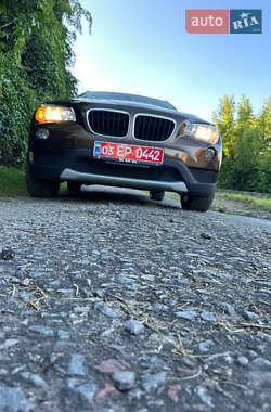 Позашляховик / Кросовер BMW X1 2013 в 
