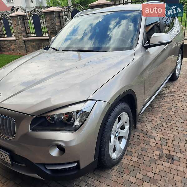 Внедорожник / Кроссовер BMW X1 2014 в Ужгороде