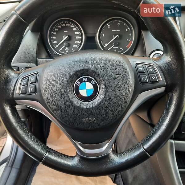 Внедорожник / Кроссовер BMW X1 2014 в Ужгороде