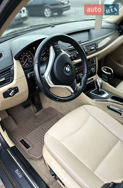 Позашляховик / Кросовер BMW X1 2013 в 