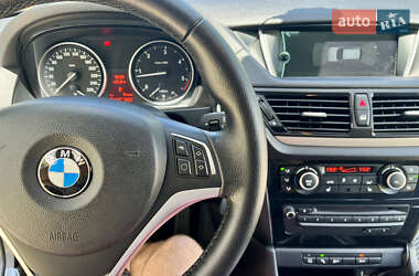 Позашляховик / Кросовер BMW X1 2015 в 