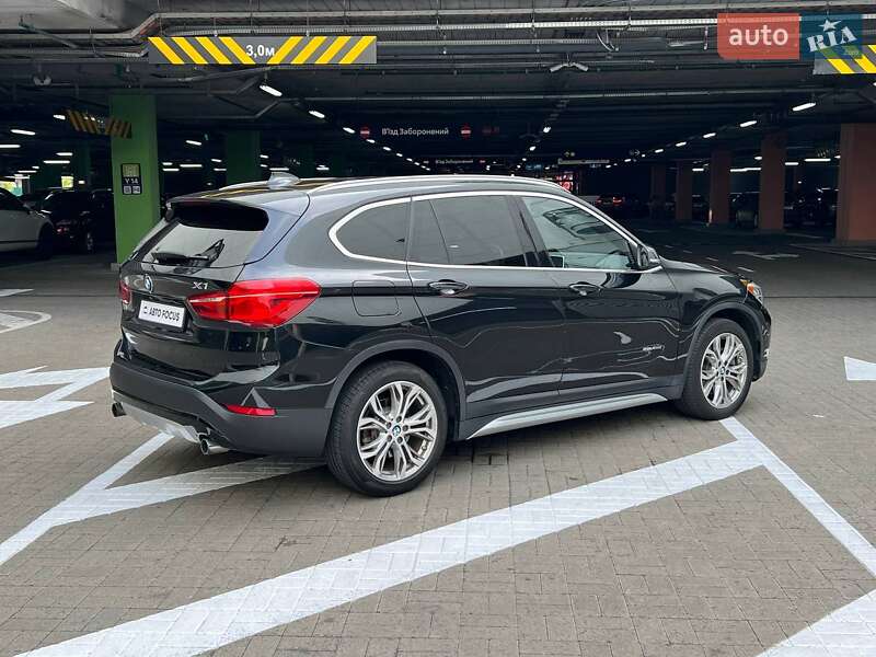 Внедорожник / Кроссовер BMW X1 2016 в Киеве