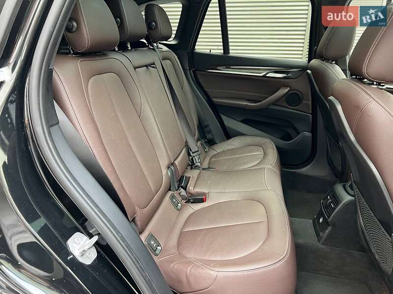 Внедорожник / Кроссовер BMW X1 2016 в Киеве