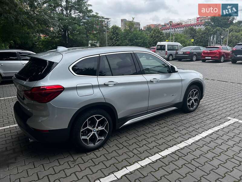 Позашляховик / Кросовер BMW X1 2017 в Чернівцях