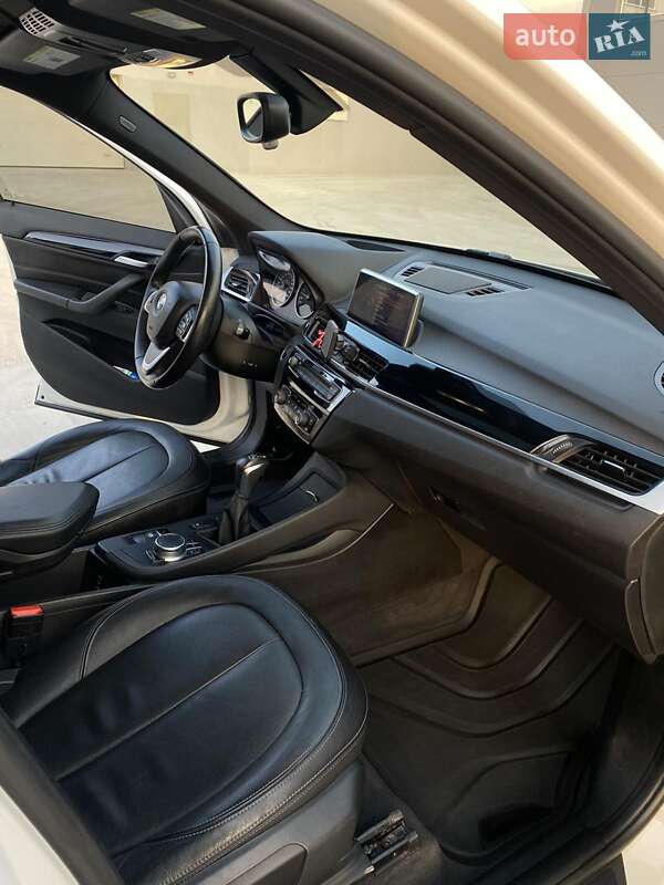 Внедорожник / Кроссовер BMW X1 2016 в Тернополе