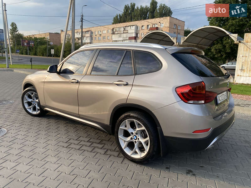 Внедорожник / Кроссовер BMW X1 2013 в Луцке