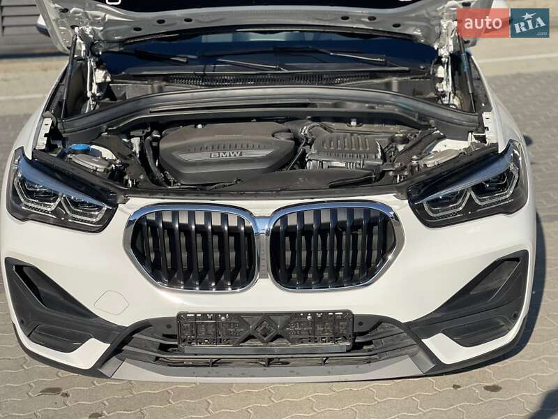 Позашляховик / Кросовер BMW X1 2021 в Ужгороді