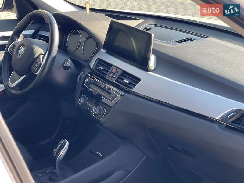 Позашляховик / Кросовер BMW X1 2021 в Ужгороді