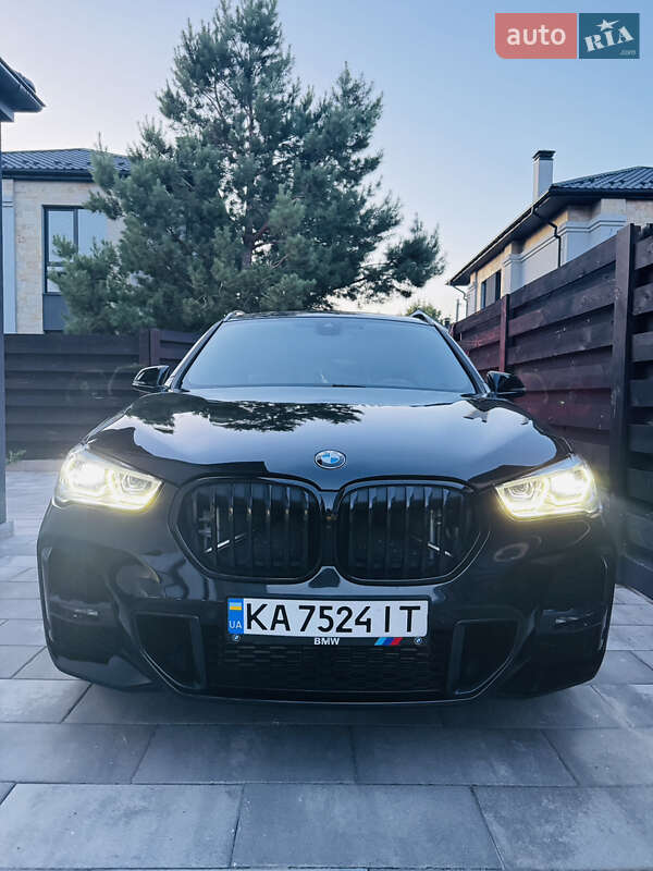 Внедорожник / Кроссовер BMW X1 2016 в Киеве