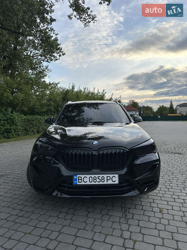 Внедорожник / Кроссовер BMW X1 2019 в Городке