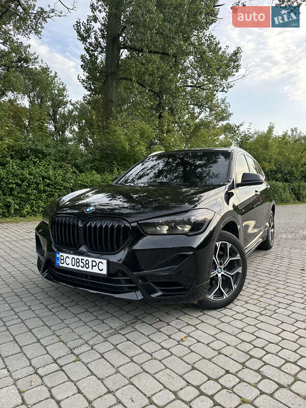 Внедорожник / Кроссовер BMW X1 2019 в Городке