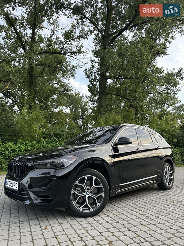 Внедорожник / Кроссовер BMW X1 2019 в Городке