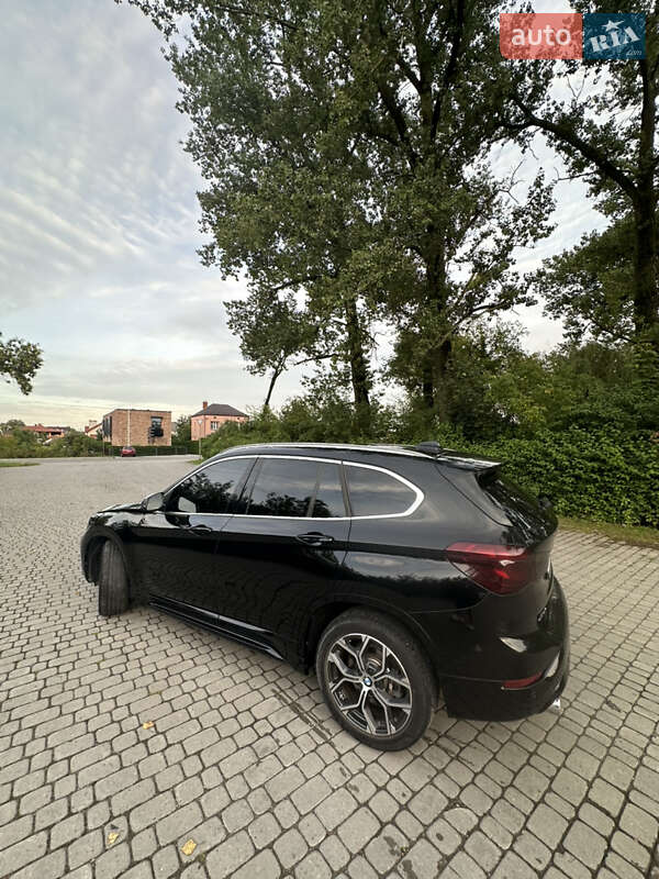 Внедорожник / Кроссовер BMW X1 2019 в Городке