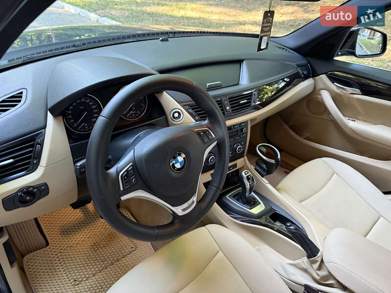 Позашляховик / Кросовер BMW X1 2014 в Чернівцях