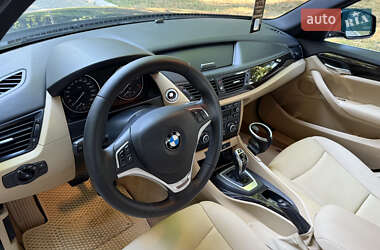 Внедорожник / Кроссовер BMW X1 2014 в 