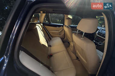 Внедорожник / Кроссовер BMW X1 2014 в 