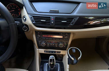 Внедорожник / Кроссовер BMW X1 2014 в 