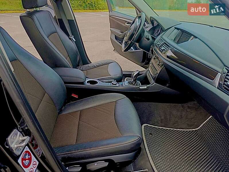 Внедорожник / Кроссовер BMW X1 2015 в Ужгороде