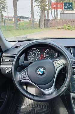 Внедорожник / Кроссовер BMW X1 2015 в 