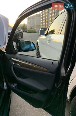 Внедорожник / Кроссовер BMW X1 2012 в Киеве