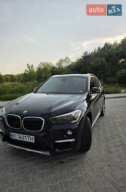 Позашляховик / Кросовер BMW X1 2018 в 