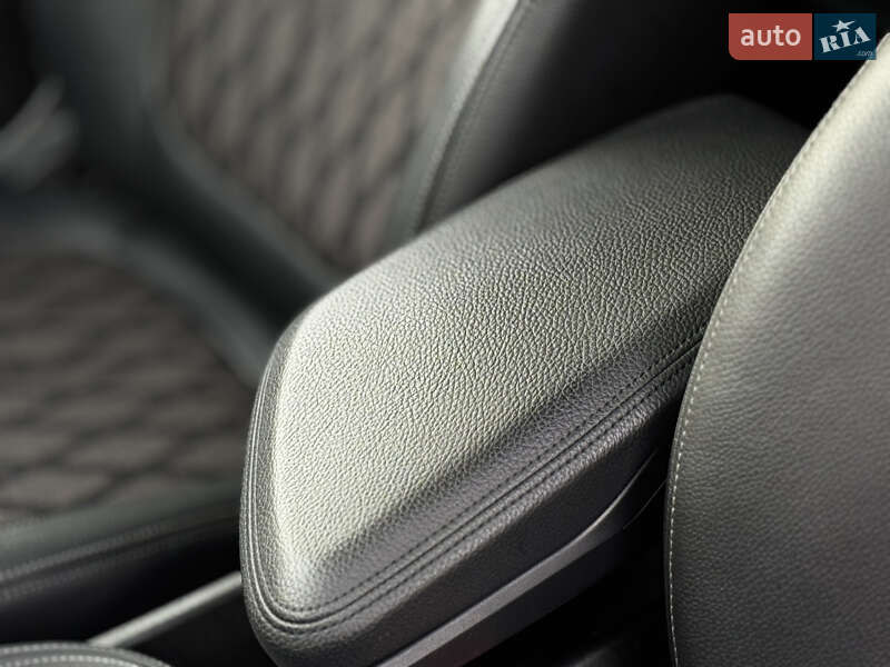 Внедорожник / Кроссовер BMW X1 2019 в Дрогобыче