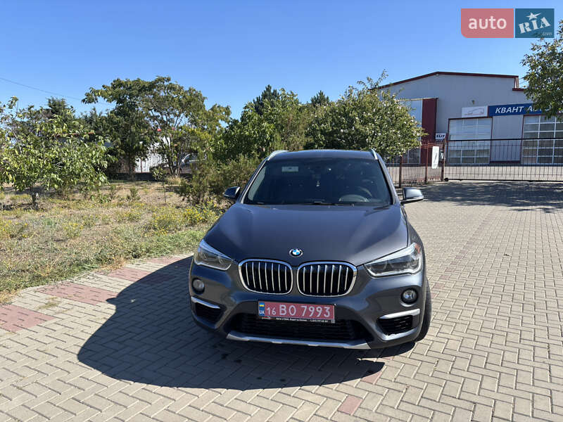 Внедорожник / Кроссовер BMW X1 2017 в Одессе