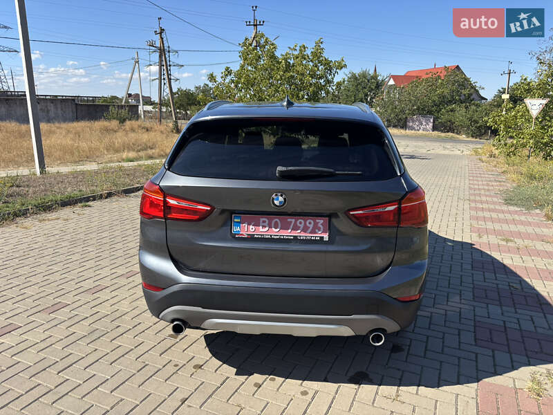 Внедорожник / Кроссовер BMW X1 2017 в Одессе